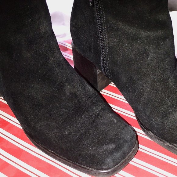 White Mountain "Diamond" Booties - Picture 2 of 8